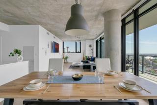DT Sub Penthouse City Tower Views 2 Balconies - Calgary - 0