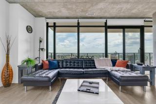 DT Sub Penthouse City Tower Views 2 Balconies - Calgary - 1