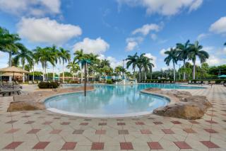 Lake View and Screened Balcony Estero Getaway! - Estero - 7