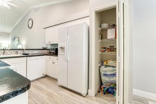 Lake View and Screened Balcony Estero Getaway! - 4