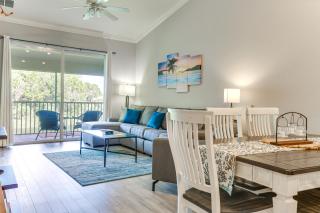 Lake View and Screened Balcony Estero Getaway! - Estero - 2