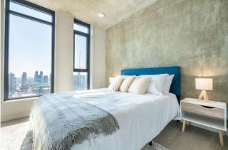 Corner Unit DT Luxury Highrise Condo - Calgary - 6