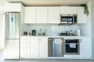 Corner Unit DT Luxury Highrise Condo - Calgary - 2