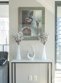 Corner Unit DT Luxury Highrise Condo - Calgary - 3