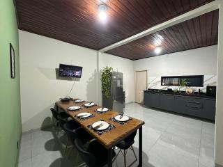 Casa espaçosa dentro de condomínio -até 8 hóspedes - 8