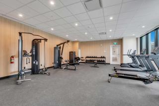 Whispering Pines Retreat DT Getaway & Skyline Views - Calgary - 4