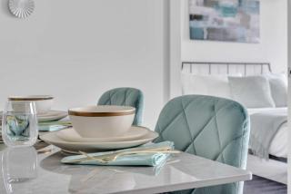 Golden Horizon Luxe Comfort & Iconic City Views - Calgary - 6