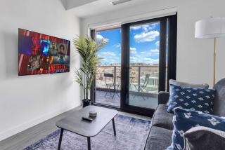 Golden Horizon Luxe Comfort & Iconic City Views - Calgary - 7