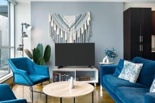 SUB-PENT House Beltline Oasis 2BR with Panoramic Glass Windows - Calgary - 8