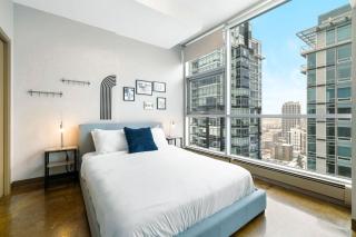 SUB-PENT House Beltline Oasis 2BR with Panoramic Glass Windows - Calgary - 6