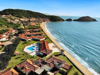 Condomínio beira mar - 2 suíte - 1quarto - Lazer - AC - 0