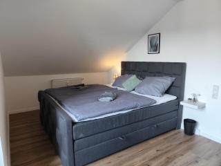 Familienfreundliche DGW in ruhiger Lage für 4 Personen - Waschtrockner, Arbeitsplatz, Balkon und Gartennutzung - 5
