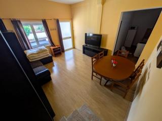 Apartment 4 - 8