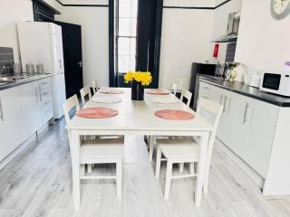 Pembroke Place Private Room 9 - 4