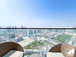 Luxury 1BR l Balcony, Pool, Gym & Prime Location - 1