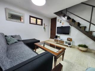 La Guardia on the boulevard - 6