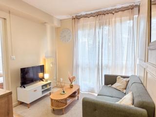 Le Boston, Chic, Lit Queen Size, Près du Centre - 3