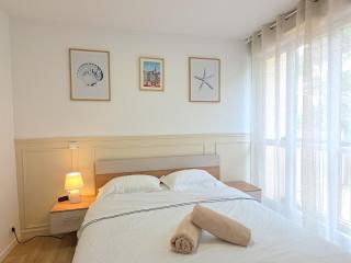 Le Boston, Chic, Lit Queen Size, Près du Centre - 5