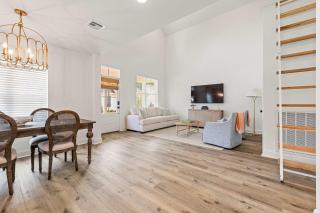 Home Run House - King Bed - Loft - Sports Complex - 1