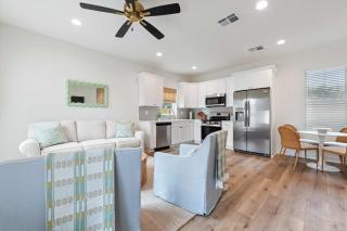 New Champion Cottage - 2BR Retreat Near Sportsplex - 0