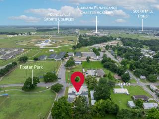 New Champion Cottage - 2BR Retreat Near Sportsplex - 5