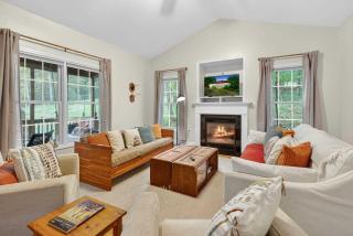 Family Screened Porch with Swing Fire Pit Grill and Deck - Luray - 3
