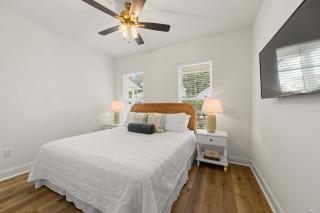 New Grand Slam Cottage - King Bed - Sports Complex - 8