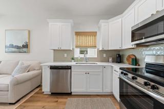 New Grand Slam Cottage - King Bed - Sports Complex - 7