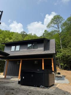 NEW Skye Ridge Carriage House with Hot Tub - 9