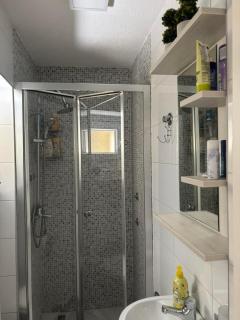 Red Apartment - Sarajevo - 3