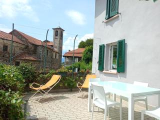 Low-mountain house with terrace and garden, near Lake Maggiore - Maccagno Superiore - 0