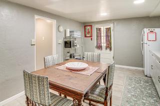 3 Mi to Old Town, Fenced Yard ABQ Abode! - 2