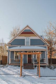 Spacious Family Home Downtown, Hot Tub, Fire Pit - 5