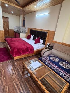 The Solace Hills Hotel and Home Stay - Manali - 6