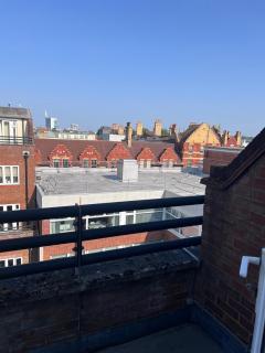 Picture House Penthouse - Reading - 4
