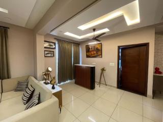 Royal Flush at Rajgadh Heights 2BHK By THE LOSTINN - Ludhiana - 6
