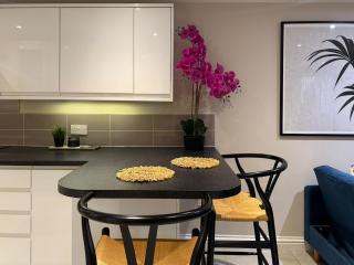 Central Bury Apartment with Private Entrance - Bury Saint Edmunds - 7