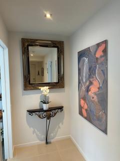 Oxleys 404 one bedroom with sea views - 1
