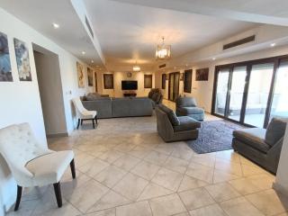 Luxury 5 Rooms villa in Marassi - 1