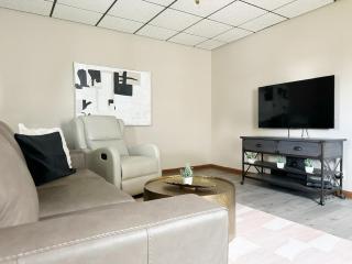 Parkland Home KING 2Bedroom Townhome in Evv - 1