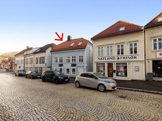 In the middle of Bergen City in a real Bergenshus from the 18th Century - Bergen - 8