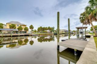 Canal-Front Relaxation Crystal River Home with Dock - 9