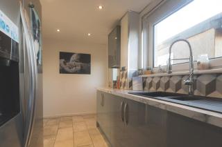 2-Bedroom Home Away From Home in Glasgows' East End with FREE Parking - Mount Vernon - 2