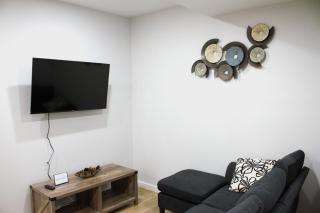 2 Bedrooms 1 bath Private Suite Near Banff - Calgary - 1