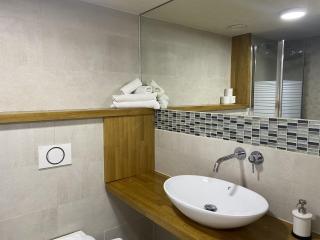 Luxury Suite with Jacuzzi on the beach by Almog Beach Haifa - 4