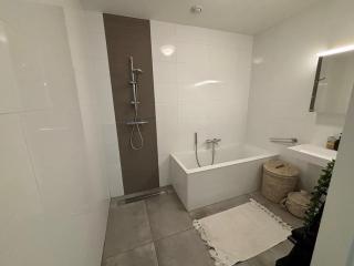Royal Touch Studio Brussels - 1