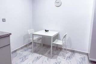 Panoramic Coastal Apartment with Elegant Comfort - Al-Ḥoseyma - 2