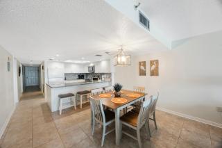 3BR Beachfront Getaway LARGE Balcony – Steps to the Sand - 1