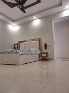 Modern Apartment in a High Rise in Karachi - Centrally located - 8
