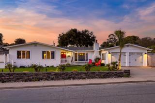 Coastal Gem Near Pismo Beach w Hot Tub Firepit Outdoor Dining Newport Oasis by AvantStay - Arroyo Grande - 0